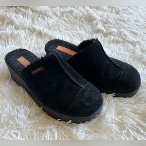 Rocket dog faux fur mules size 7 black furry wedge mule shoes